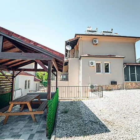 アパート Cozy Triplex With Shared Pool Near Oludeniz In Fethiye