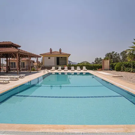 Cozy Triplex With Shared Pool Near Oludeniz In Fethiye アパート *